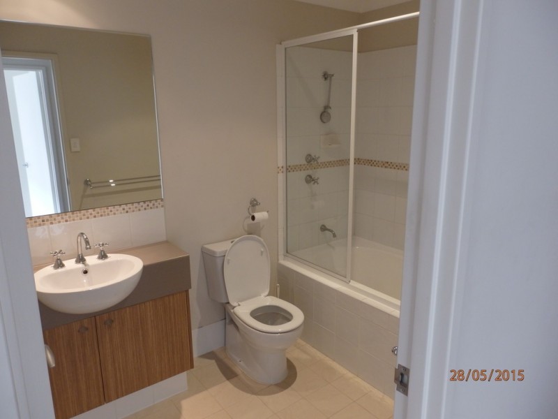 2/11 Pearson Drive, Success WA 6164