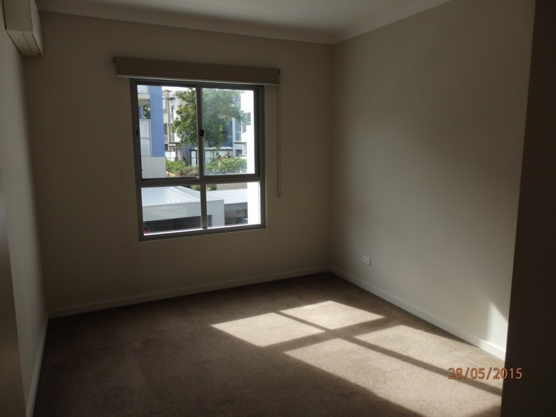 2/11 Pearson Drive, Success WA 6164