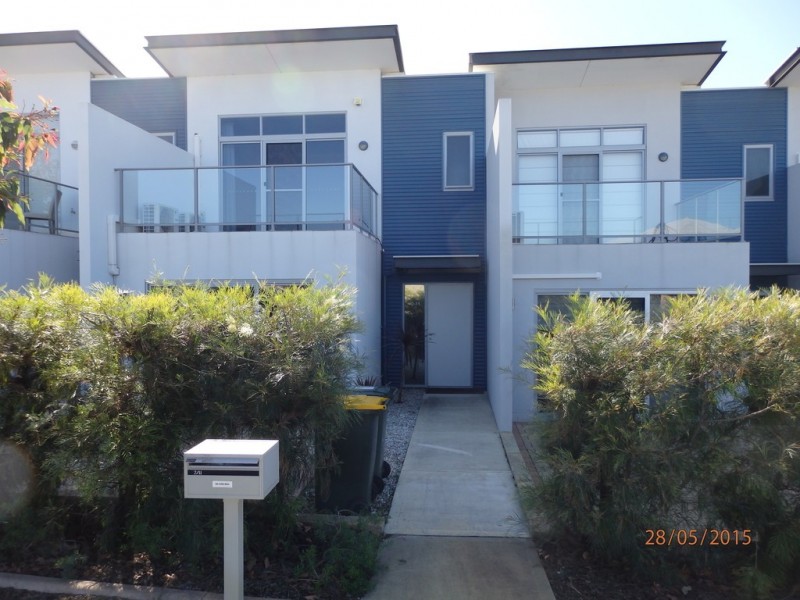 2/11 Pearson Drive, Success WA 6164