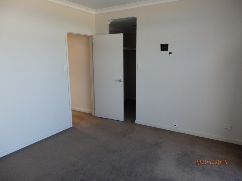 2/11 Pearson Drive, Success WA 6164