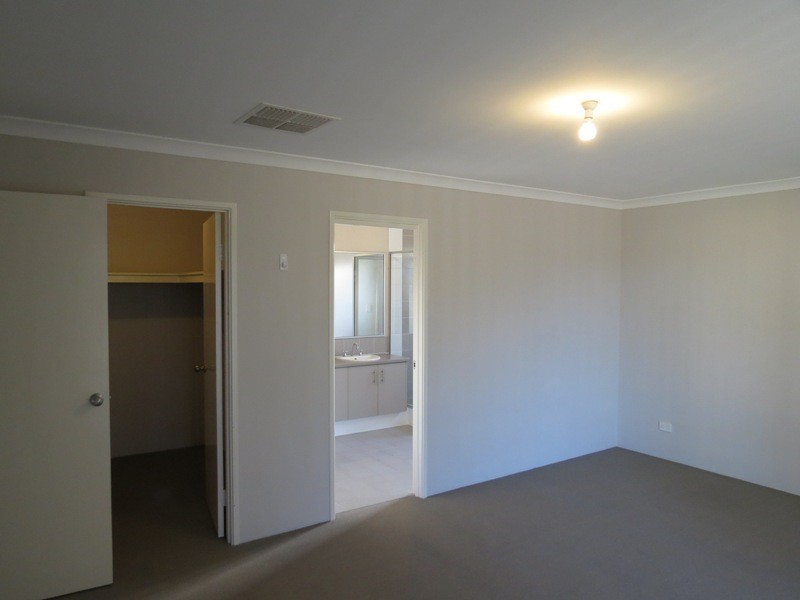 1 Mala Way, Success WA 6164