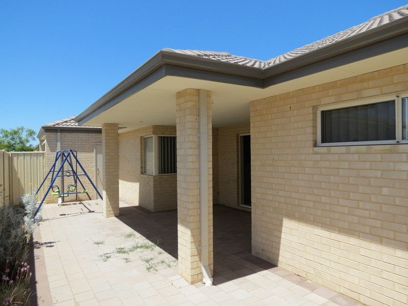 1 Mala Way, Success WA 6164