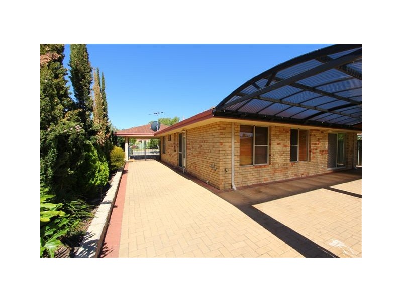 22 Folland Pde, Atwell WA 6164