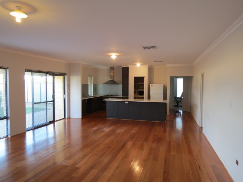 36 Botany Pde, Hammond Park WA 6164