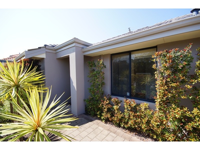 LEASED!!! 1/19 Pittwater Way, Success WA 6164