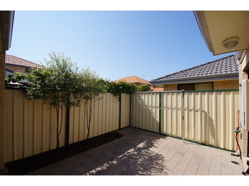 LEASED!!! 1/19 Pittwater Way, Success WA 6164