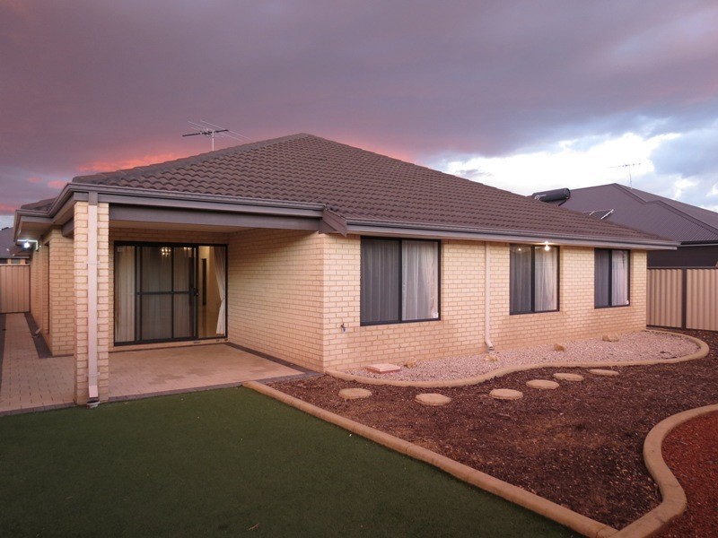 20 Bhutan St, Aubin Grove WA 6164