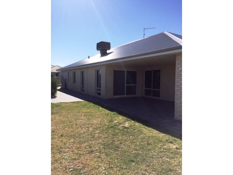 10 Current St, Yanchep WA 6035