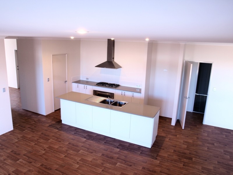 10 Current St, Yanchep WA 6035