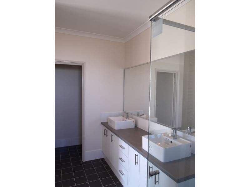 10 Current St, Yanchep WA 6035