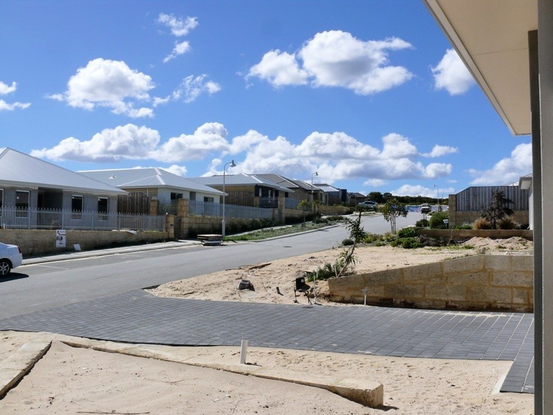 10 Current St, Yanchep WA 6035