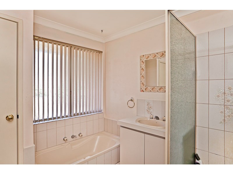4 Farrington Road, Leeming WA 6149