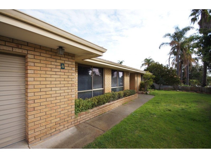 4 Farrington Road, Leeming WA 6149