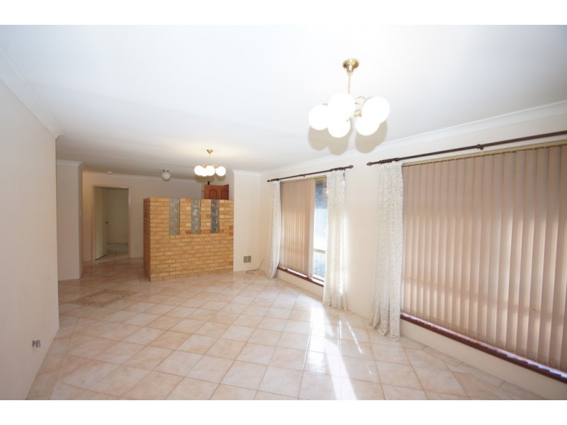 4 Farrington Road, Leeming WA 6149