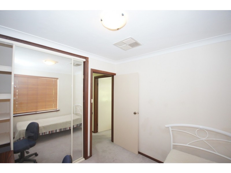 Room 2, 9/79 MacLeod Road, Applecross WA 6153