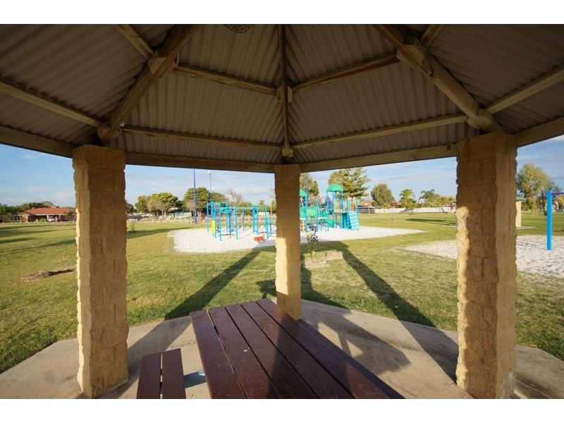 6 Barbados Close, Safety Bay WA 6169