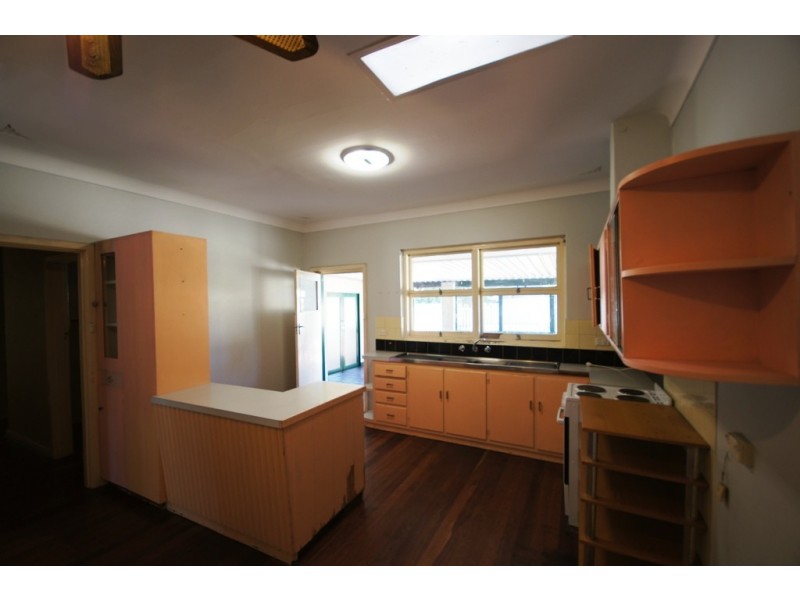 4 Thurlow Avenue, Yokine WA 6060