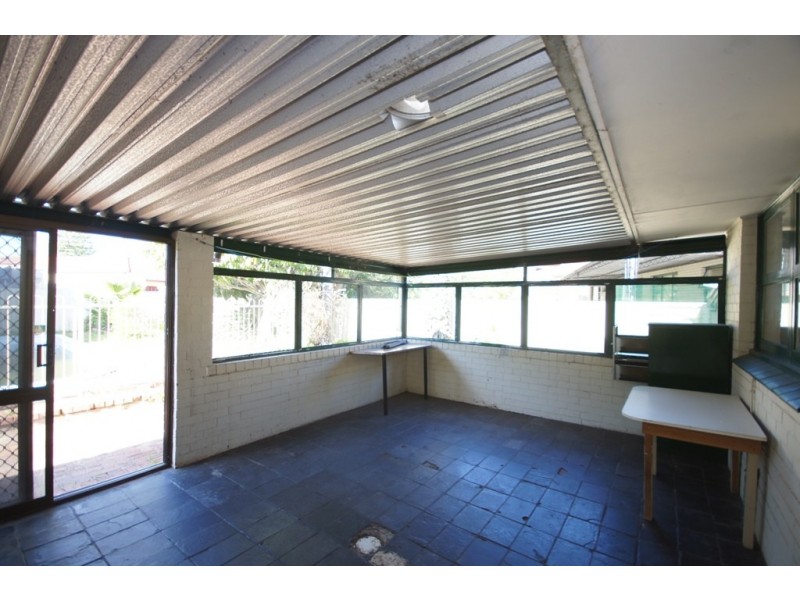 4 Thurlow Avenue, Yokine WA 6060