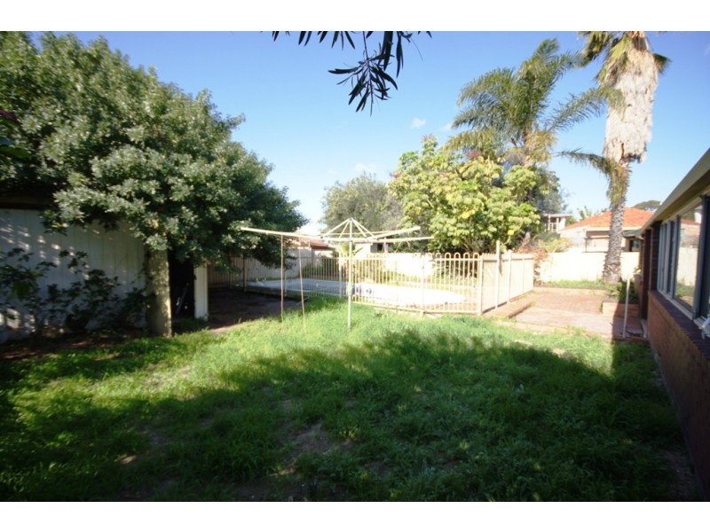 4 Thurlow Avenue, Yokine WA 6060
