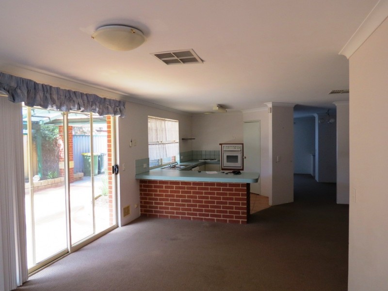 17 Bree Close, Atwell WA 6164