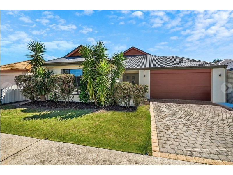 8 Tongaroo Blvd, Success WA 6164