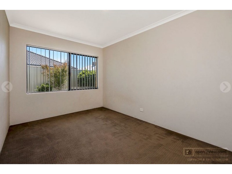 8 Tongaroo Blvd, Success WA 6164