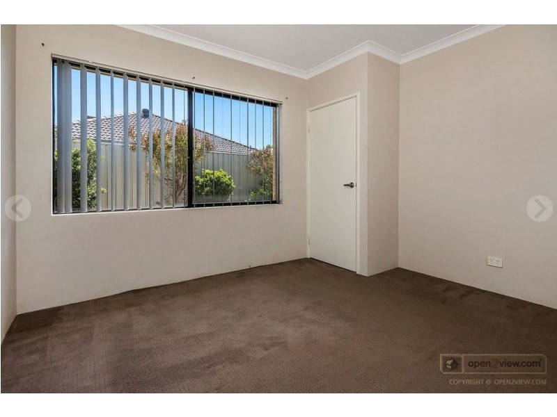 8 Tongaroo Blvd, Success WA 6164