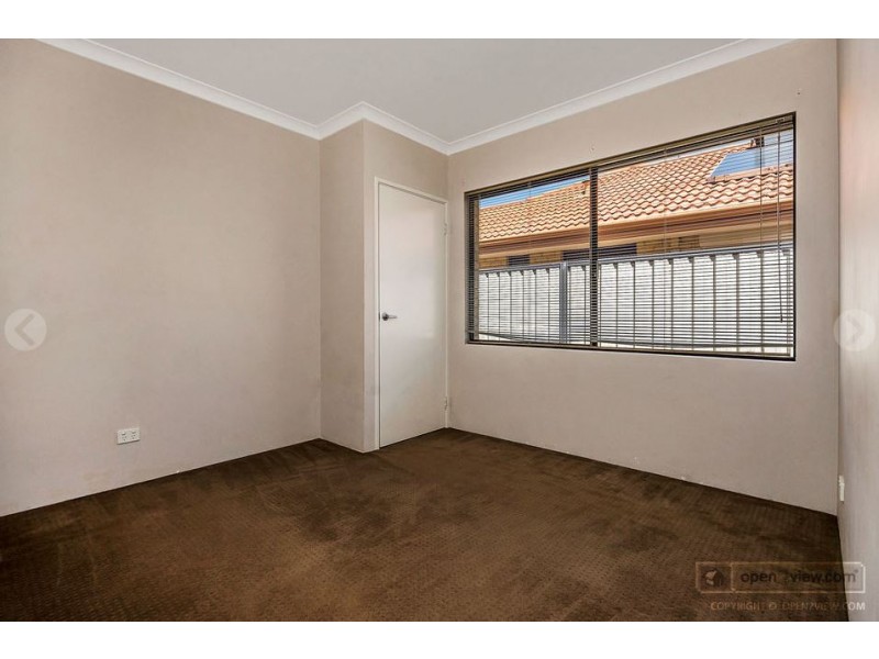 8 Tongaroo Blvd, Success WA 6164