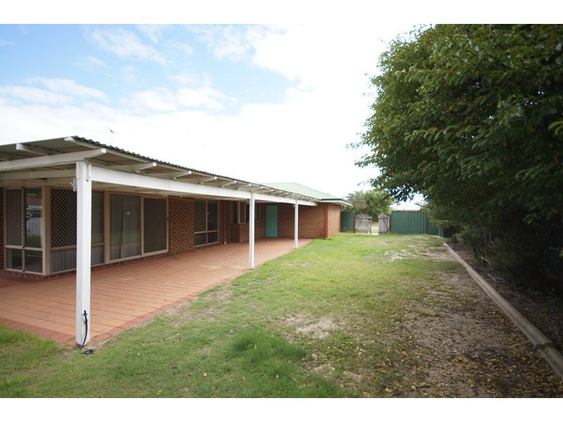 6 BUSS WAY, Atwell WA 6164