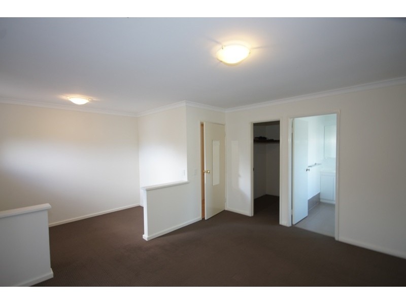 6 BUSS WAY, Atwell WA 6164