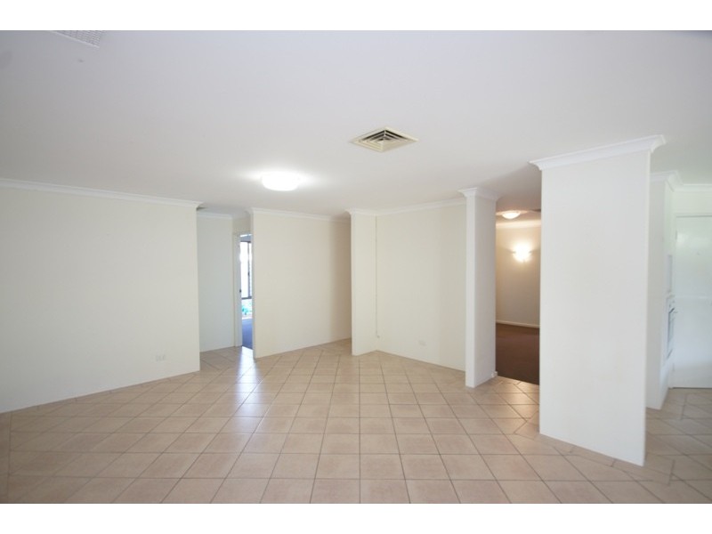 6 BUSS WAY, Atwell WA 6164
