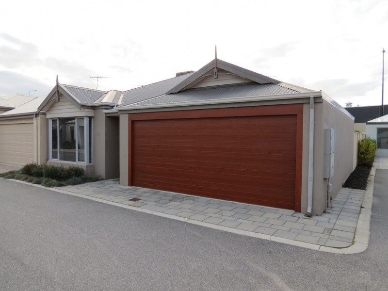 15/2 Twilight Mews, Aubin Grove WA 6164