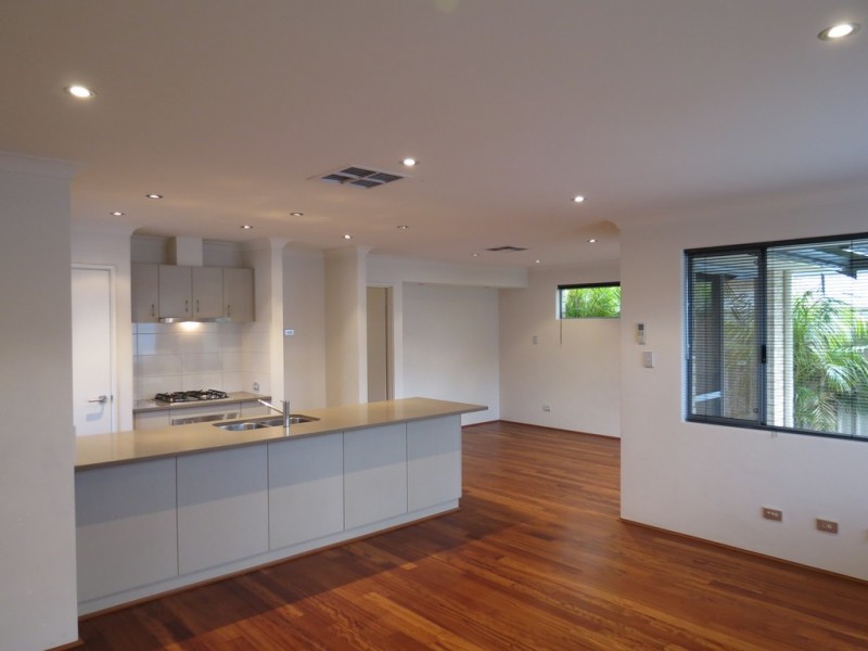 15/2 Twilight Mews, Aubin Grove WA 6164