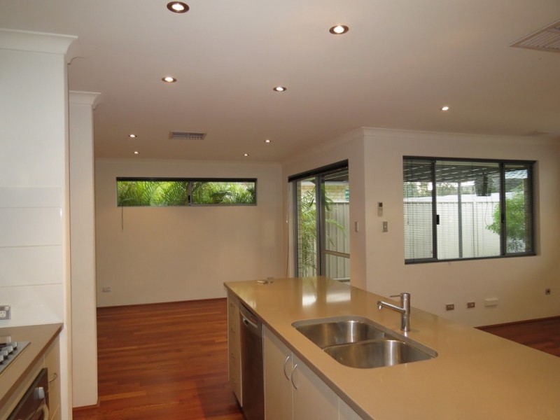 15/2 Twilight Mews, Aubin Grove WA 6164