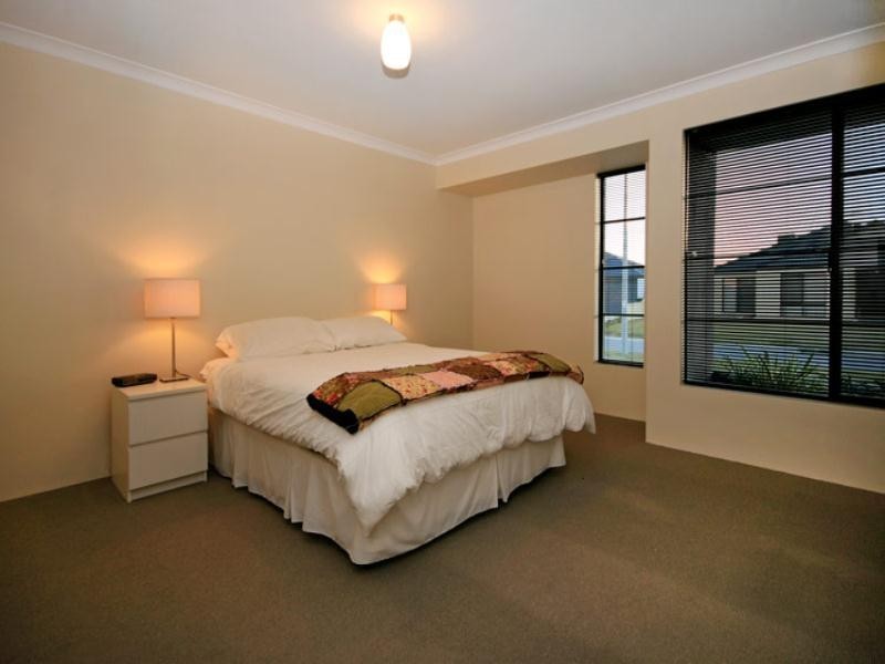 10 Southaven Green, Success WA 6164