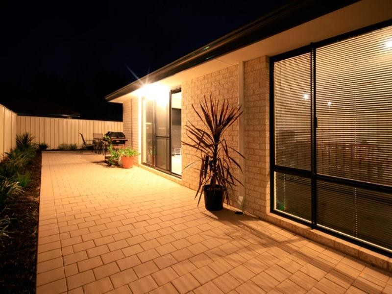 10 Southaven Green, Success WA 6164