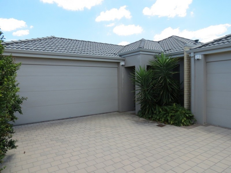 Unit 3/19 Pittwater Way, Success WA 6164