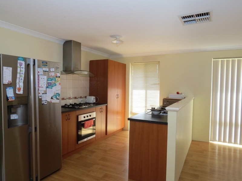 31 Pilkington Street, Canning Vale WA 6155