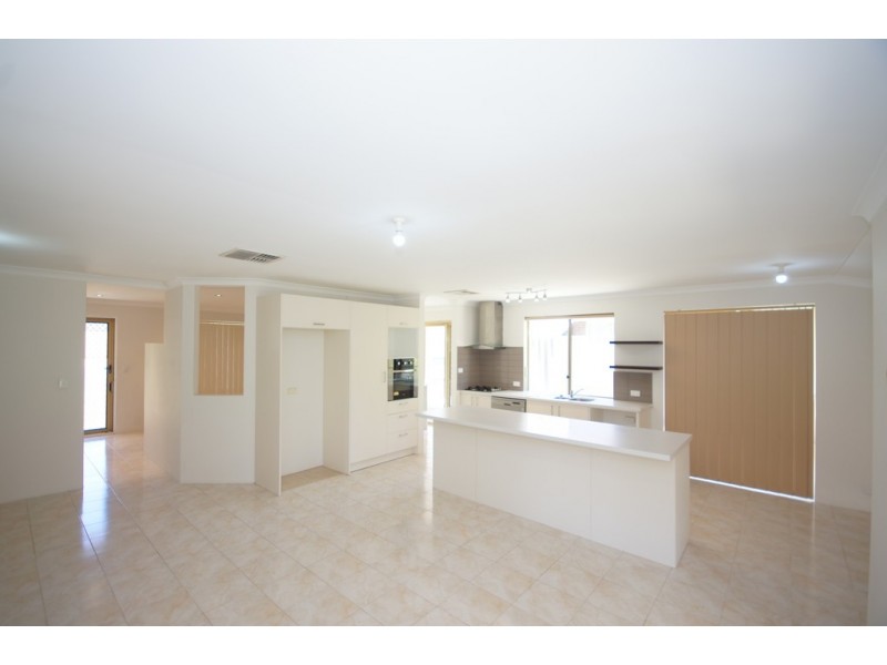 18 Daley Close, Atwell WA 6164