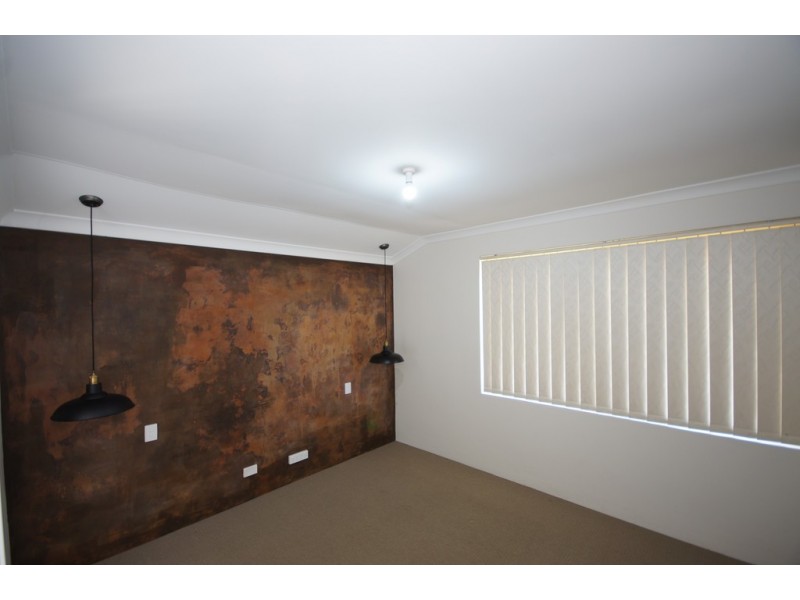 18 Daley Close, Atwell WA 6164