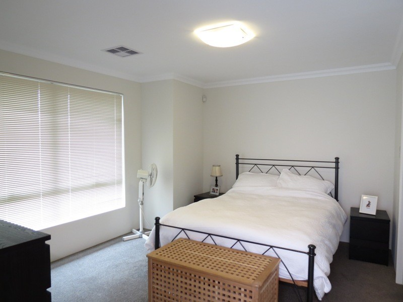 10/27 BARFIELD RD, Hammond Park WA 6164