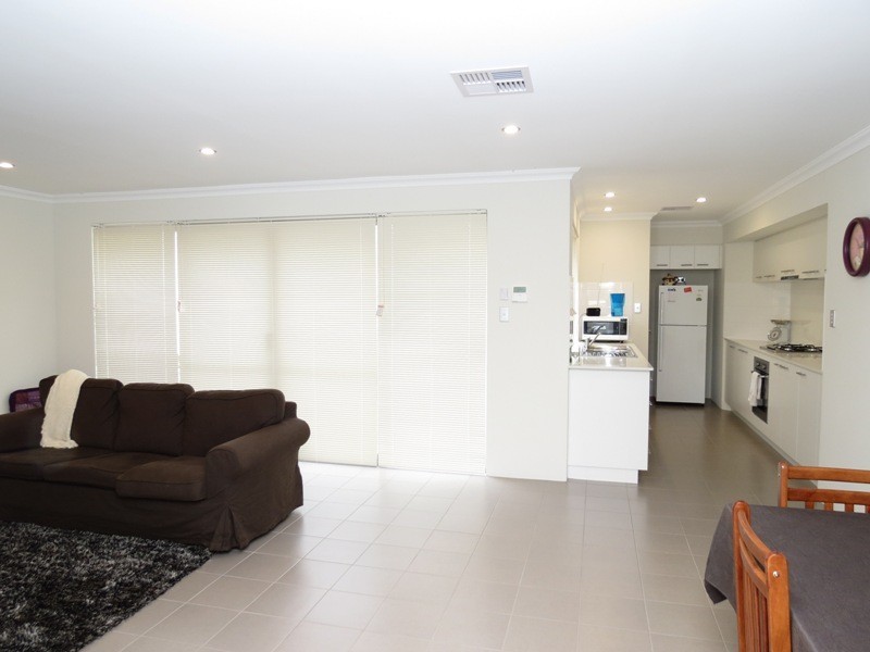 10/27 BARFIELD RD, Hammond Park WA 6164