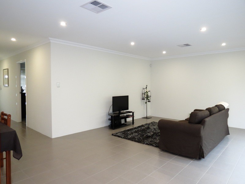 10/27 BARFIELD RD, Hammond Park WA 6164