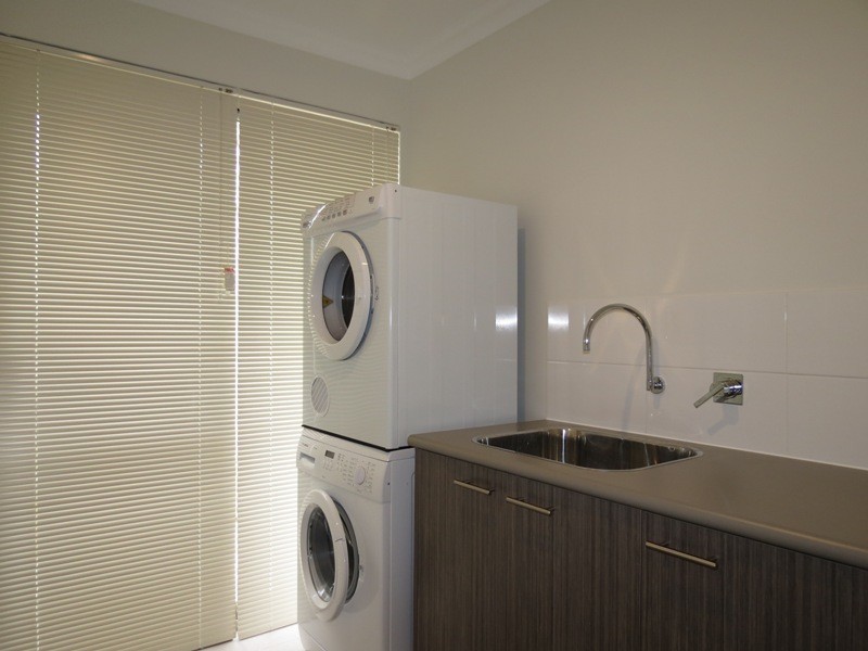 10/27 BARFIELD RD, Hammond Park WA 6164