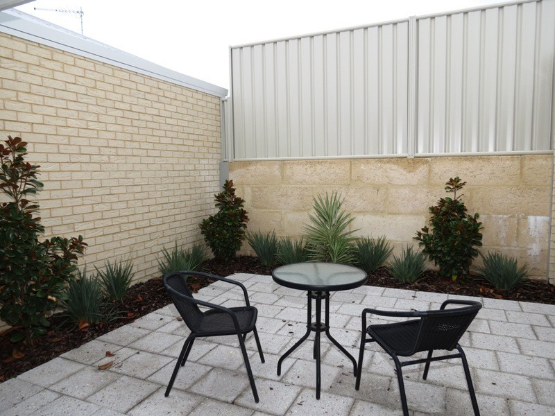 10/27 BARFIELD RD, Hammond Park WA 6164