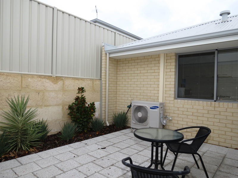 10/27 BARFIELD RD, Hammond Park WA 6164