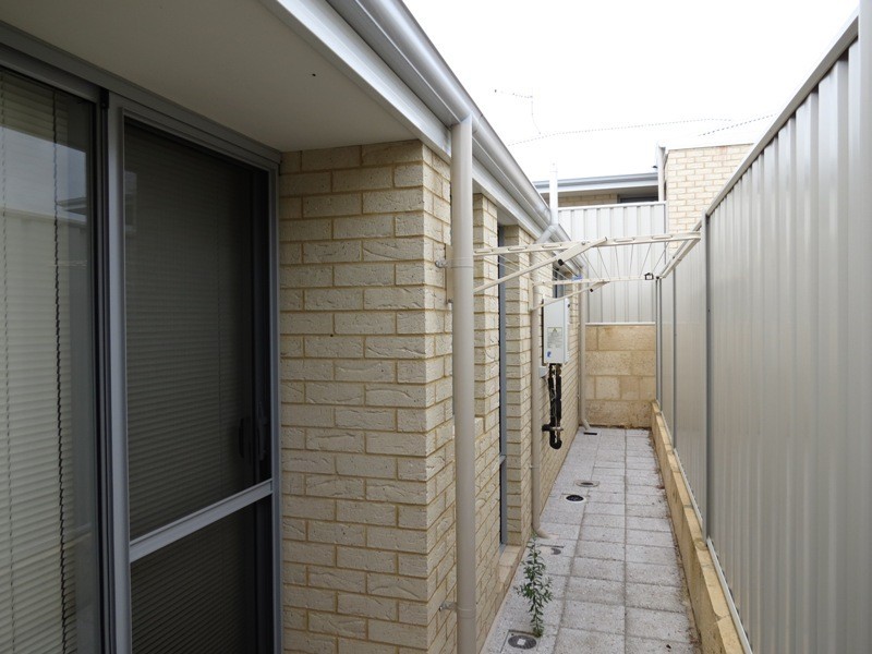 10/27 BARFIELD RD, Hammond Park WA 6164