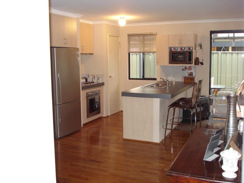 11 Wah Court, Atwell WA 6164