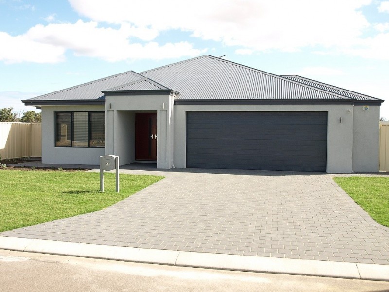 13 Bremer Way, Success WA 6164