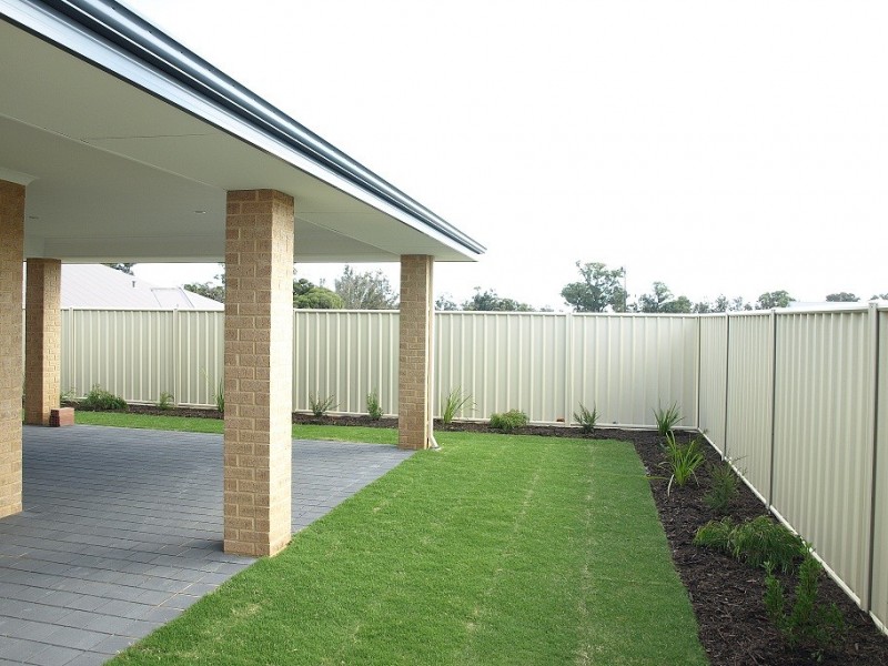13 Bremer Way, Success WA 6164